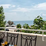 Apartment Next To The Beach